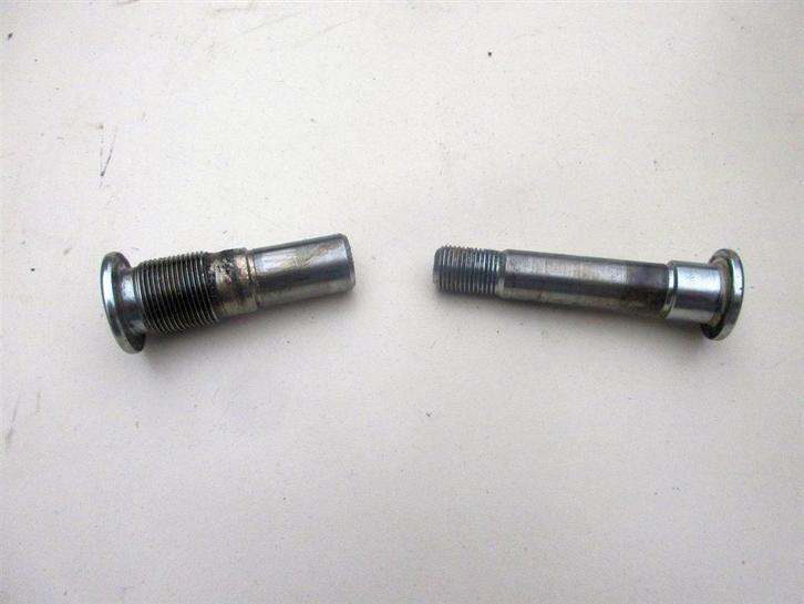 Honda VF750F achterbrugbouten achterbrugbussen VF 750 bouten, Motoren, Tuning en Styling, Ophalen of Verzenden