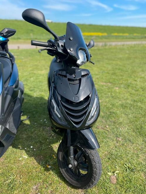 Piaggio zip met fenom uitlaat, Fietsen en Brommers, Scooters | Piaggio, Zo goed als nieuw, Zip, Ophalen