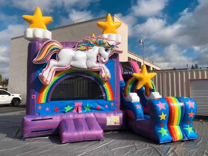 Eenhoorn springkussen Te Huur!, Hobby en Vrije tijd, Feestartikelen | Verhuur, Zo goed als nieuw, Overige, Ophalen of Verzenden