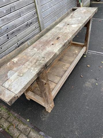 Stoere oude werkbank sidetable wandtafel beschikbaar voor biedingen