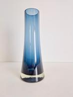 Vintage Riihimäen Lasi Oy Tall modernist glazen vaas Finland, Minder dan 50 cm, Glas, Blauw, Gebruikt