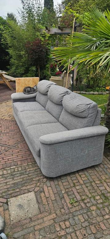 Bankstel 3-zits beschikbaar voor biedingen
