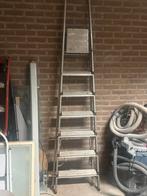 Goede 7 tredes hoge trap, Doe-het-zelf en Verbouw, Ladders en Trappen, Ophalen of Verzenden, Gebruikt, 2 tot 4 meter