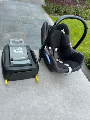 Maxi-Cosi autostoeltje met Isofix basis – Veilig & handig beschikbaar voor biedingen