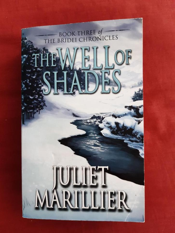 Juliet marillier:the well of shades paperback, Boeken, Fantasy, Gelezen, Ophalen