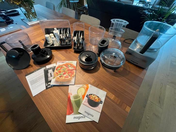 Magimix 4200XL foodprocessor met veel accesoires, Witgoed en Apparatuur, Keukenmixers, Zo goed als nieuw, 3 tot 4 liter, 3 snelheden of meer