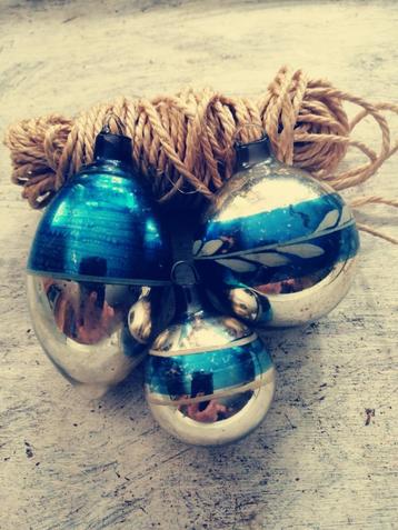3 Ajeko kerstballen.  beschikbaar voor biedingen