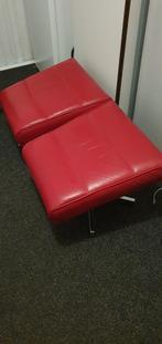 Rode leren voetenbank hocker 2 stuks, Ophalen, 50 tot 75 cm, Zo goed als nieuw, Metaal