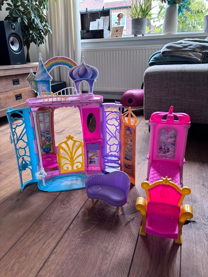 Barbie dreamtopia draagbaar kasteel, Kinderen en Baby's, Speelgoed | Poppenhuizen, Gebruikt, Poppenhuis, Ophalen of Verzenden
