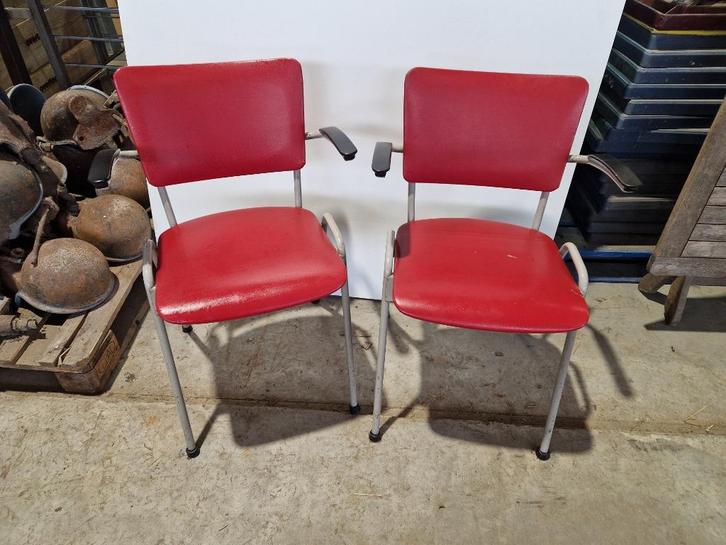 Ahrend Cirkel 1963 vintage stoelen 16 stuks, Huis en Inrichting, Stoelen, Gebruikt, Vijf, Zes of meer stoelen, Leer, Metaal, Rood
