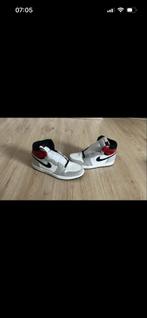 Nike Air Jordan 1 High Smoke Grey - Maat 43 - Nieuw, Kleding | Heren, Schoenen, Overige kleuren, Nieuw, Ophalen of Verzenden, Sneakers of Gympen