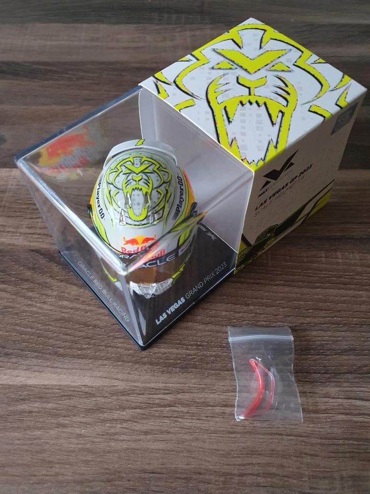 Max verstappen helmpje las vegas 2023 schaal 1/4 schuberth, Verzamelen, Automerken, Motoren en Formule 1, Nieuw, Formule 1, Verzenden