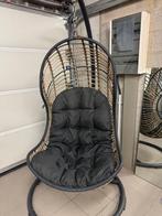 Hangstoel met grijze kussens, Tuin en Terras, Tuinstoelen, Ophalen, Zo goed als nieuw
