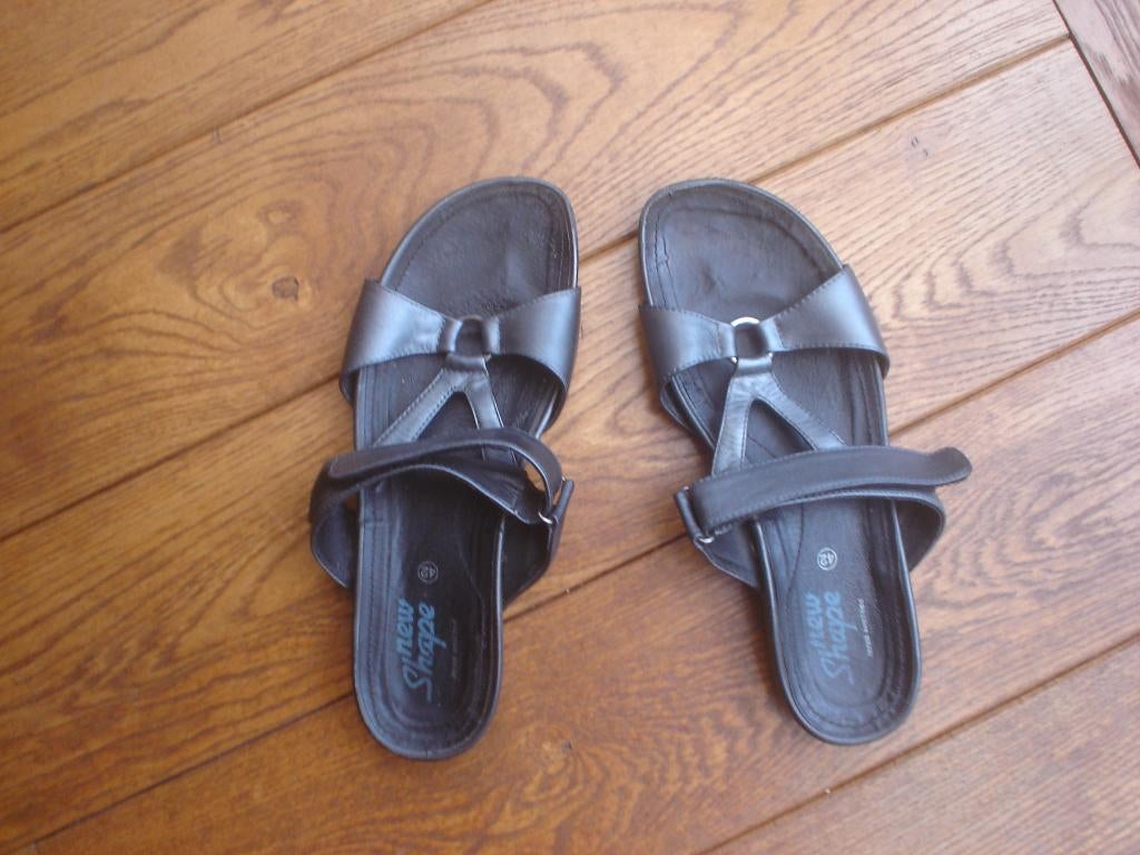 grijze slippers, maat 42, New Shape, Slippers, New Shape, Verzenden, Zo goed als nieuw