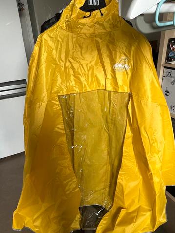 Rain coat beschikbaar voor biedingen