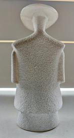 Glazen Kosta Boda beeldje K. Engman, "Catwalk Ponch White"., Antiek en Kunst, Kunst | Designobjecten, Ophalen of Verzenden
