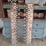 Twee prachtige houten friezen., Ophalen
