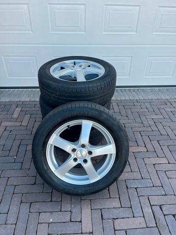 16 inch lichtmetalen Dezent velgen , Goodyear banden 5-6 mm beschikbaar voor biedingen