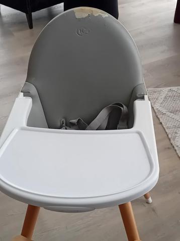 Tafelstoel / Kinderstoel Gratis beschikbaar voor biedingen