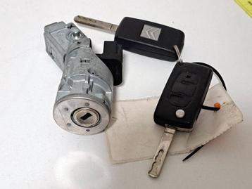 Contactslot Citroen C4 (2005) + 2 sleutels beschikbaar voor biedingen