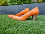 Oranje pumps van Mitch – maat 39, Pumps, Oranje, Ophalen of Verzenden, Gedragen