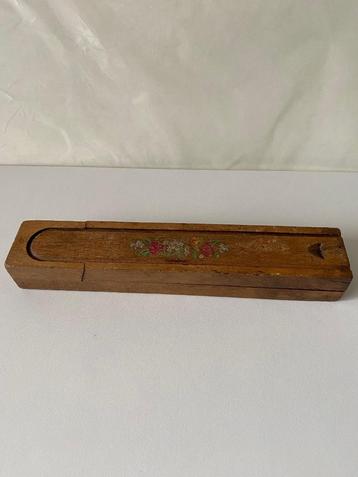 Antiek houten pennendoos/uitschuifdeksel en scharnieren beschikbaar voor biedingen
