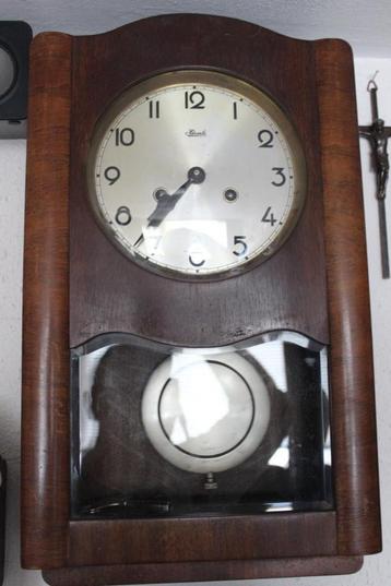 Hangklok beschikbaar voor biedingen