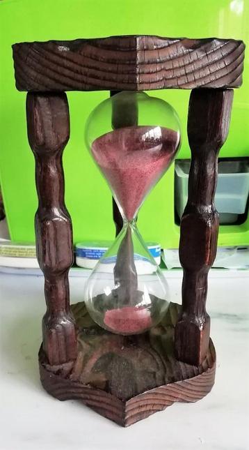 Vintage houten Zandloper 20 cm hoog beschikbaar voor biedingen