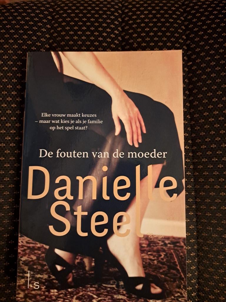 De fouten van de moeder - Danielle Steel, Ophalen of Verzenden, Zo goed als nieuw, Danielle Steel, Nederland