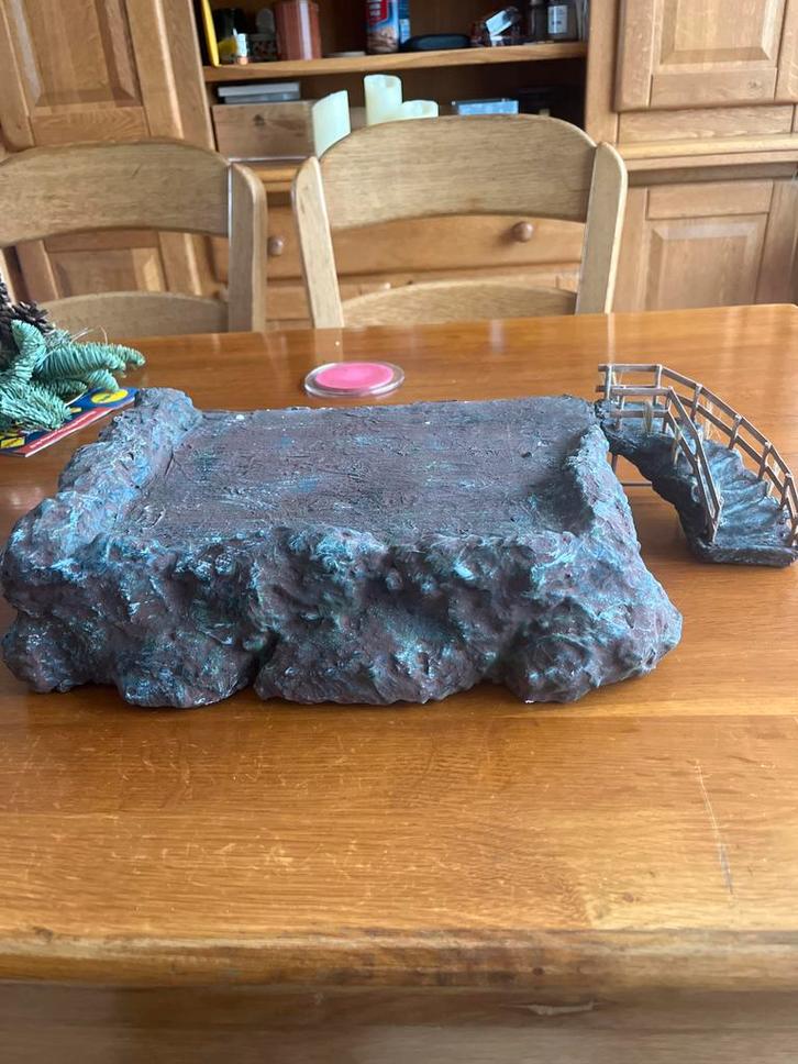 Kerstdorp plateau/verhoging met trap, Diversen, Kerst, Zo goed als nieuw, Ophalen of Verzenden