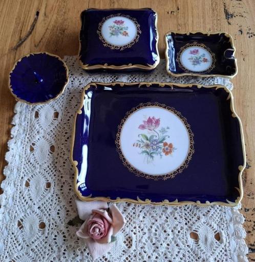 4  x JLMENAU, graf von Henneberg,  echt kobalt met bloemen, Antiek en Kunst, Antiek | Porselein, Ophalen of Verzenden