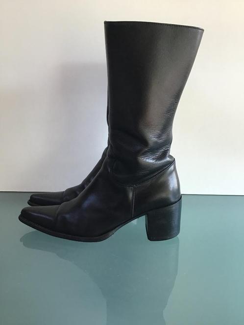 GRATIS VERZENDEN | SENDRA kekke bohemian zwarte boots 40, Kleding | Dames, Schoenen, Zo goed als nieuw, Hoge laarzen, Zwart, Verzenden