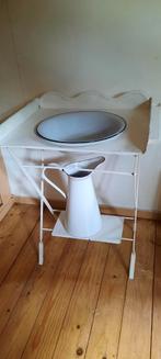 Emaille wasbak met onderstel en waterkan, Ophalen