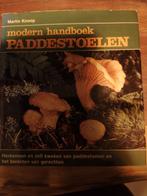 Modern Handboek Paddenstoelen - Martin Knoop, Ophalen of Verzenden, Gelezen, Overige onderwerpen, Martin Knoop