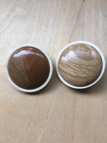 Unieke houten Broches beschikbaar voor biedingen