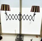 Klassieke lamp met verstelbare arm en gestreepte kappen, Ophalen