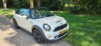 Mini Cabrio Cooper S  1.6 184pk 2011 Wit, Zwart, 4 cilinders, Cabriolet, 4 stoelen