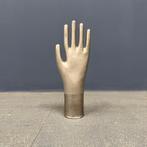 Oude vernikkelde koperen handschoenenmal decoratie hand mal, Ophalen of Verzenden