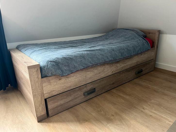 Kidsmill Brent Eenpersoonsbed, Huis en Inrichting, Slaapkamer | Bedden, Gebruikt, Eenpersoons, 90 cm, 200 cm, Overige materialen