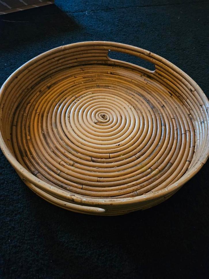 Rieten dienblad, Huis en Inrichting, Woonaccessoires | Schalen en Manden, Gebruikt, Schaal, Rond, Riet, Ophalen