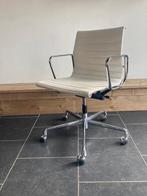 3 Vitra Eames EA 117 bureaustoelen, chroom, wit leder, Vitra, Wit, Ophalen of Verzenden, Zo goed als nieuw