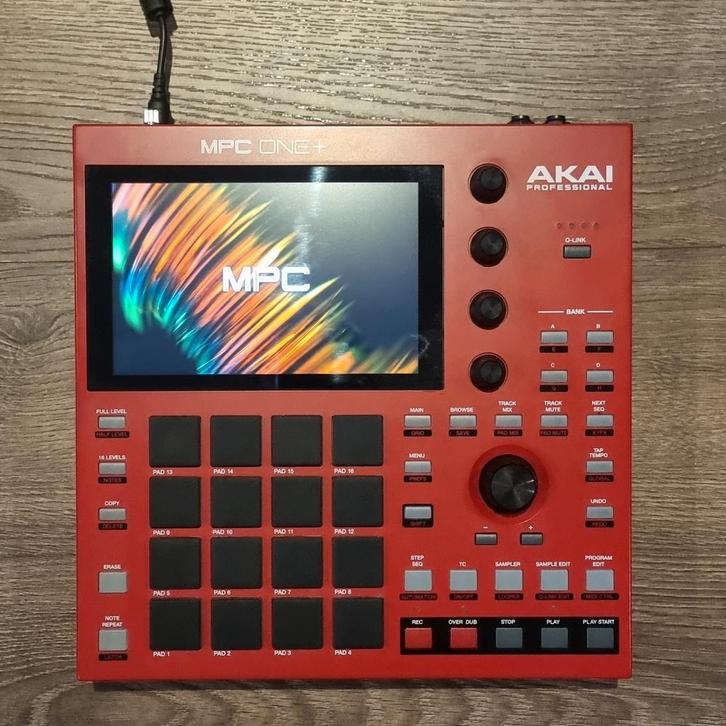 Akai MPC One+ | Magma case, Muziek en Instrumenten, Samplers, Zo goed als nieuw, Ophalen of Verzenden