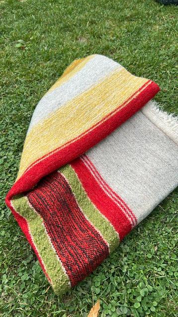 Bijzondere vintage wollen plaid deken vloerkleed beschikbaar voor biedingen