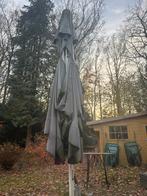 Gratis grote parasol - 3 meter - schoonmaakbeurtje nodig, Tuin en Terras, Ophalen, Gebruikt, 2 tot 3 meter, Stokparasol