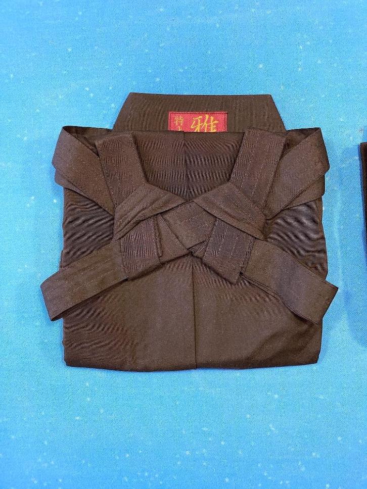 Hakama met Gi, Sport en Fitness, Vechtsporten en Zelfverdediging, Gebruikt, Overige, Vechtsportkleding, Maat M, Ophalen