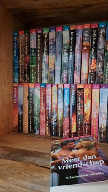 Historische romans romannetjes boeken  beschikbaar voor biedingen