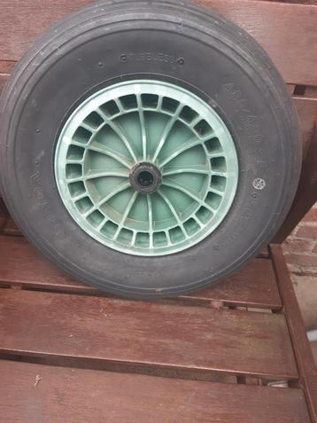 Kruiwagenwiel beschikbaar voor biedingen