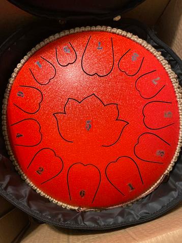 Tongue Drum 12 inch Rood - Nieuw in Doos beschikbaar voor biedingen