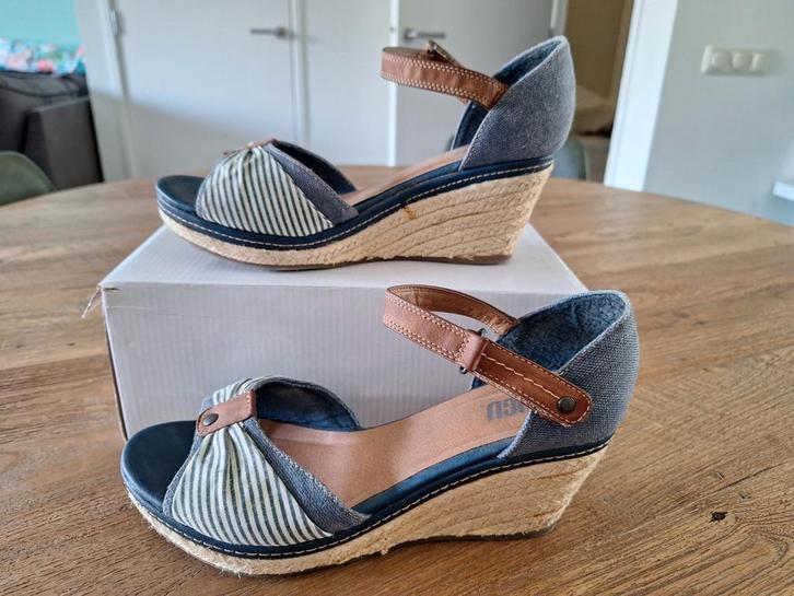 KOOPJE, GEWELDIG LEUKE SCHOENEN MAAT 40, Kleding | Dames, Schoenen, Zo goed als nieuw, Ophalen