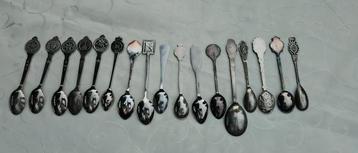 17 verzilverde lepeltjes koninklijk huis beschikbaar voor biedingen